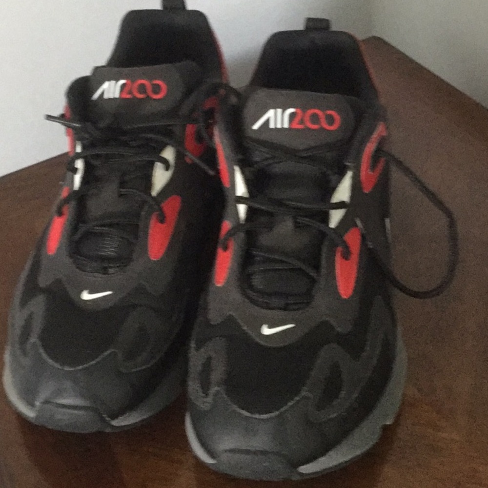 Nike Air Max 200 man’s sneakers Size 13 - Picture 2 of 4